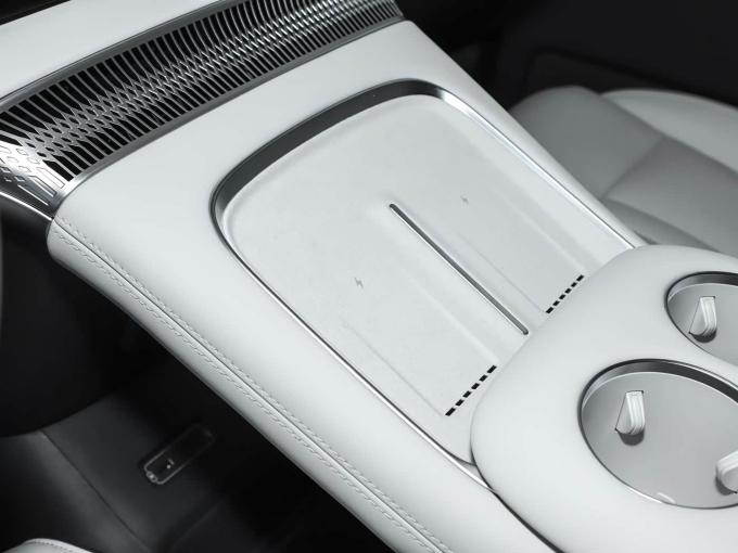 تکنولوژی هوشمند سفارشی بزرگسالان شخصی 5 درب 7 صندلی Xpeng X9 MPV 650Km EV Car 6