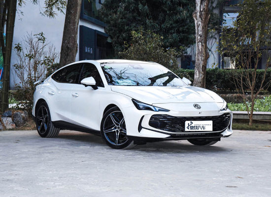 تولید شده در چین MG خودروهای الکتریکی MG 7 سوخت جدید MG خودروهای بنزینی